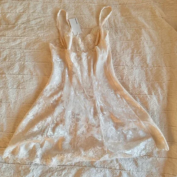Victoria’s Secret Vintage Lace Slip Dress – Size Small - Picture 4 of 6